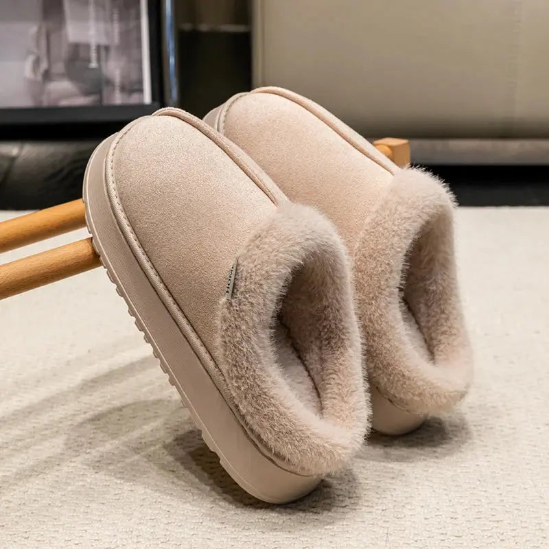 Nouvelles pantoufles moelleuses pour Femmes d'hiver avec semelle épaisse pour l'intérieur antidérapant et la chaleur à la maison avec doublure en fourrure à Prix Discount - Soldes-ShopOnline
