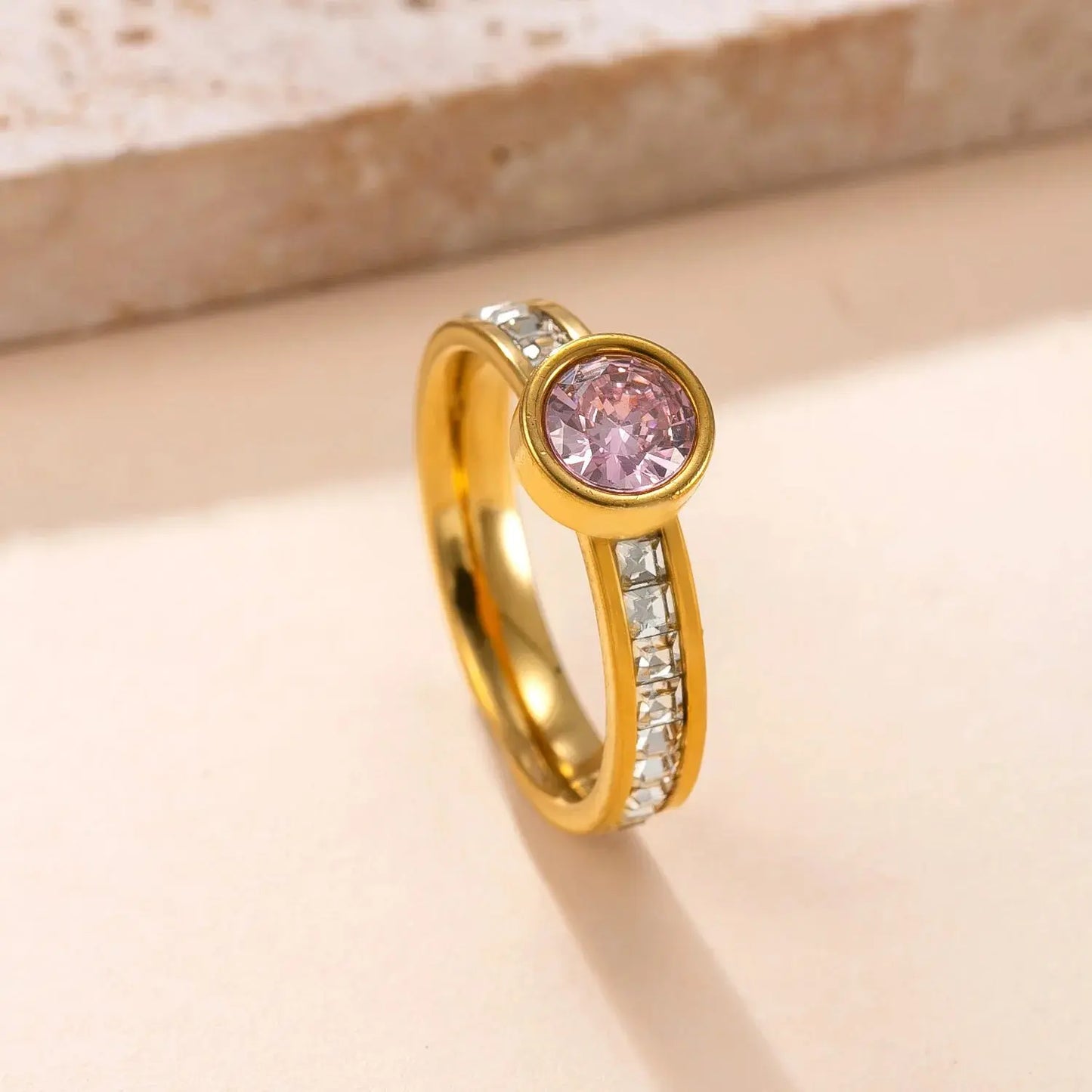 Bague en acier inoxydable 316L pour femmes de luxe Zircon Doigt Bijoux de mode Accessoires Cadeau de fête idée de cadeau femme fille à prix discount - Soldes-ShopOnline