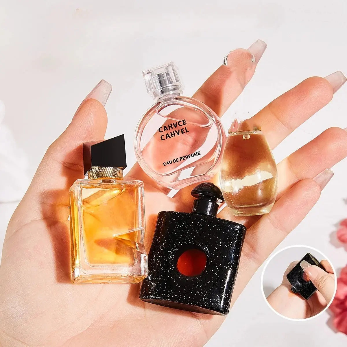 Mini boîte 8 pièces Cadeau de parfum pour femmes Durable Woody Floral Cologne Hommes Phéromones Parfum Compact Portable Parfum idée de cadeau à offrir Fille/Femme - Soldes-ShopOnline