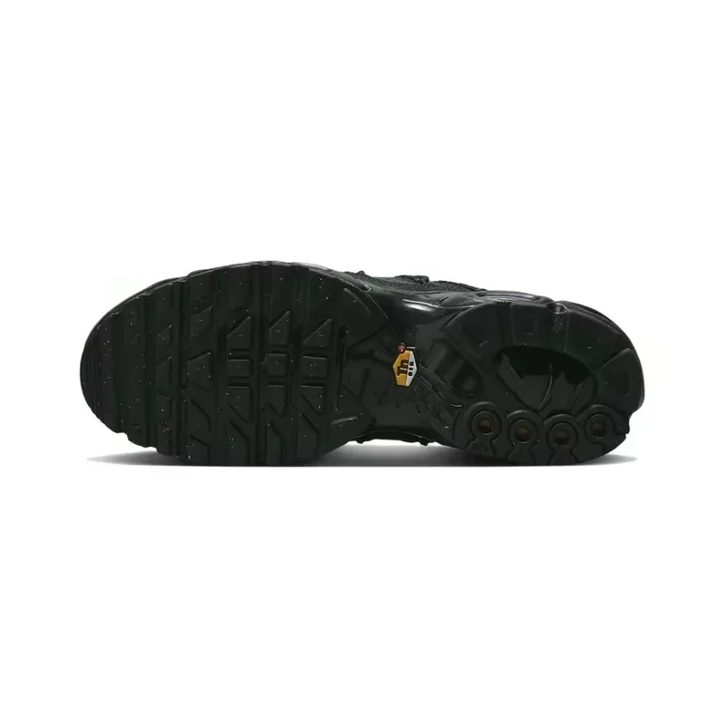 Nike Air Max Plus Utility - Baskets Running Homme Femme - Mesh Respirant & Coussin d'Air - Noir/Blanc FD0670-001 Soldes-ShopOnline