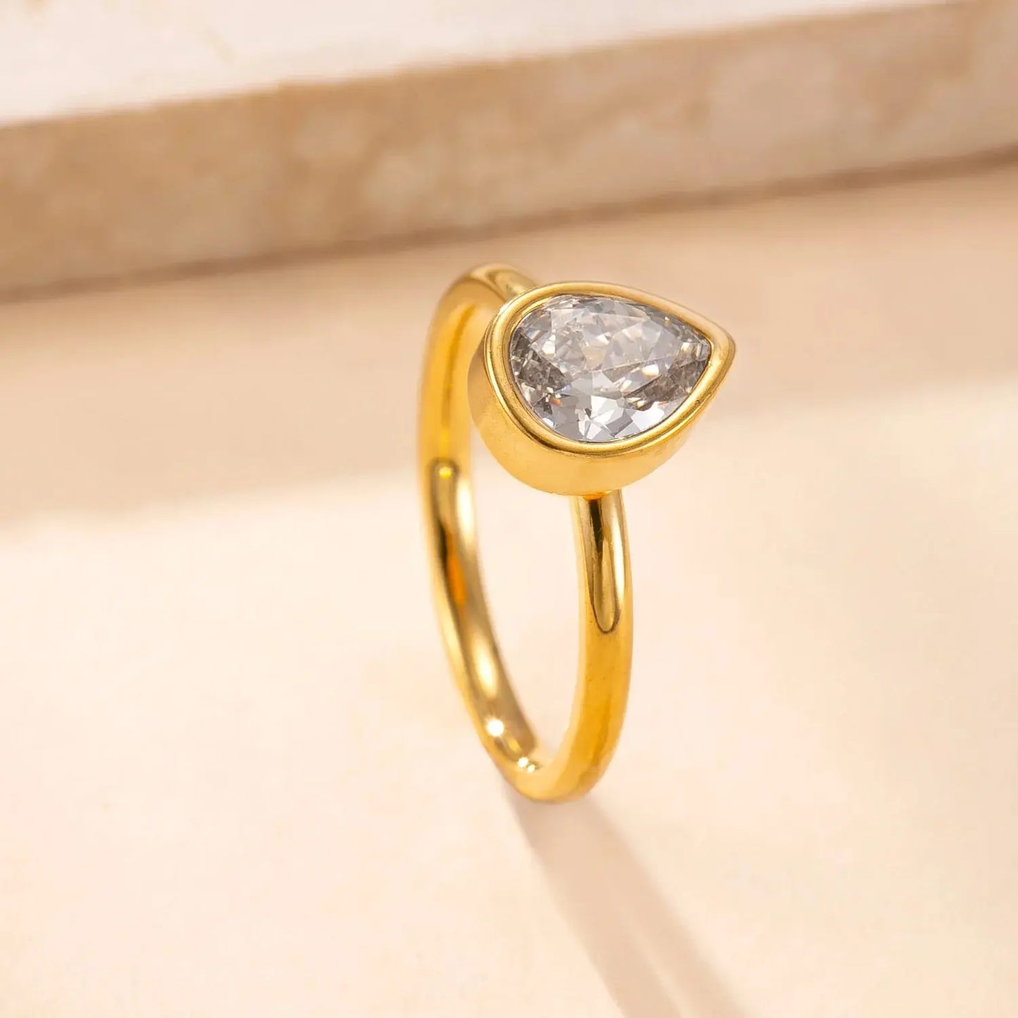 Bague en acier inoxydable 316L pour femmes de luxe Zircon Doigt Bijoux de mode Accessoires Cadeau de fête idée de cadeau femme fille à prix discount - Soldes-ShopOnline