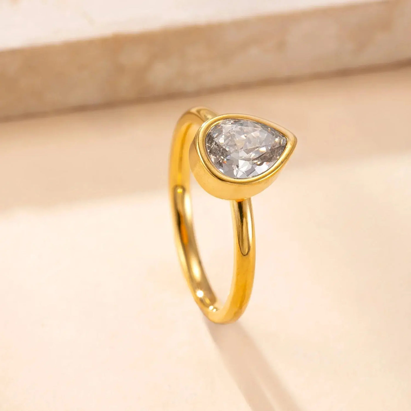 Bague en acier inoxydable 316L pour femmes de luxe Zircon Doigt Bijoux de mode Accessoires Cadeau de fête idée de cadeau femme fille à prix discount - Soldes-ShopOnline