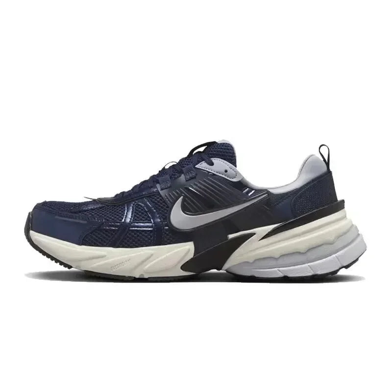 Nike V2K Run Unisexe – Beige & Noir, Antidérapant, Léger, Running & Casual, FD0736-103 Soldes-ShopOnline