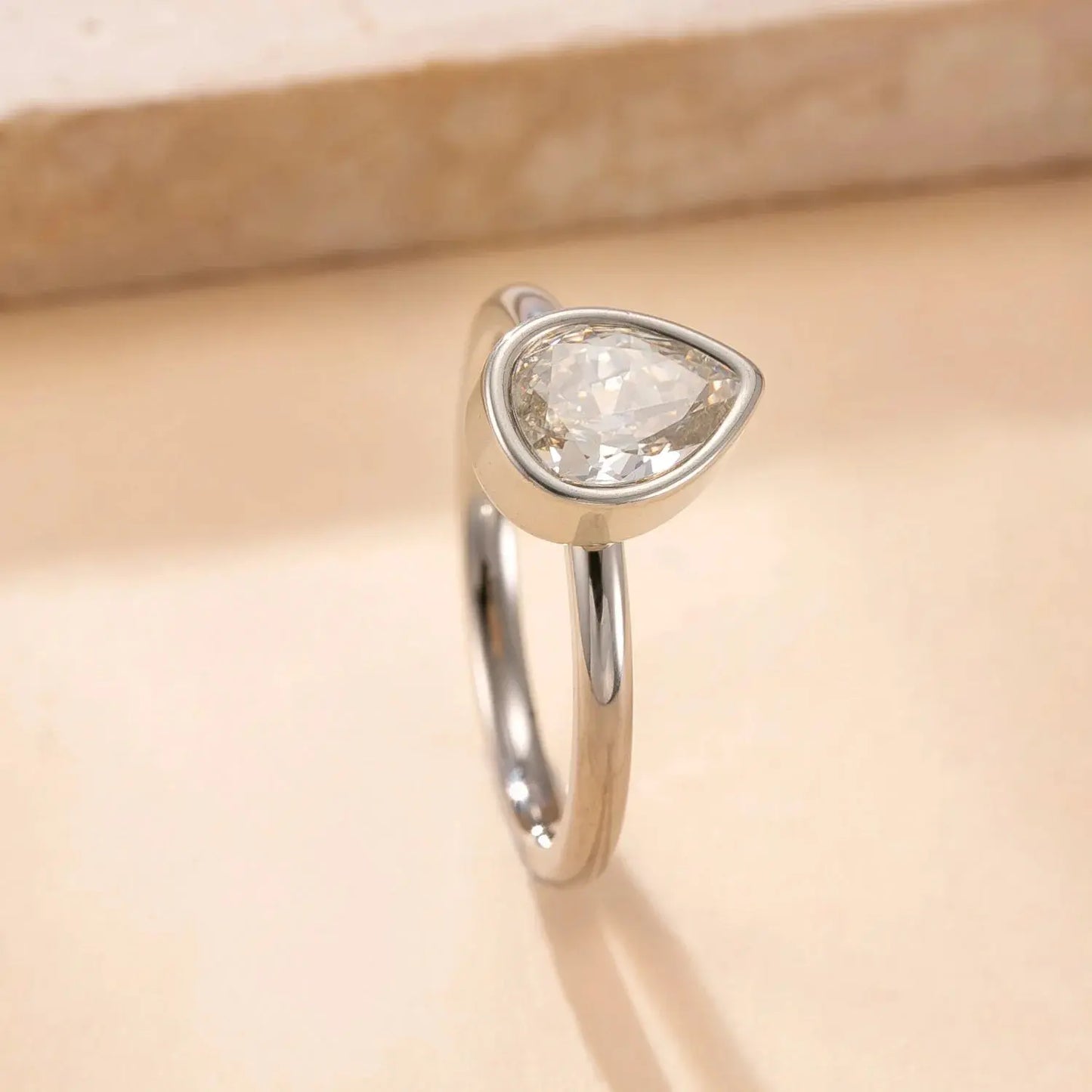 Bague en acier inoxydable 316L pour femmes de luxe Zircon Doigt Bijoux de mode Accessoires Cadeau de fête idée de cadeau femme fille à prix discount - Soldes-ShopOnline